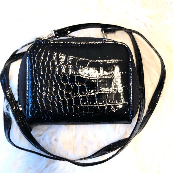 (S) Luxe Croc pattern black vinyl crossbody wallet/mini Purse w/pockets techbag! - Picture 4 of 8